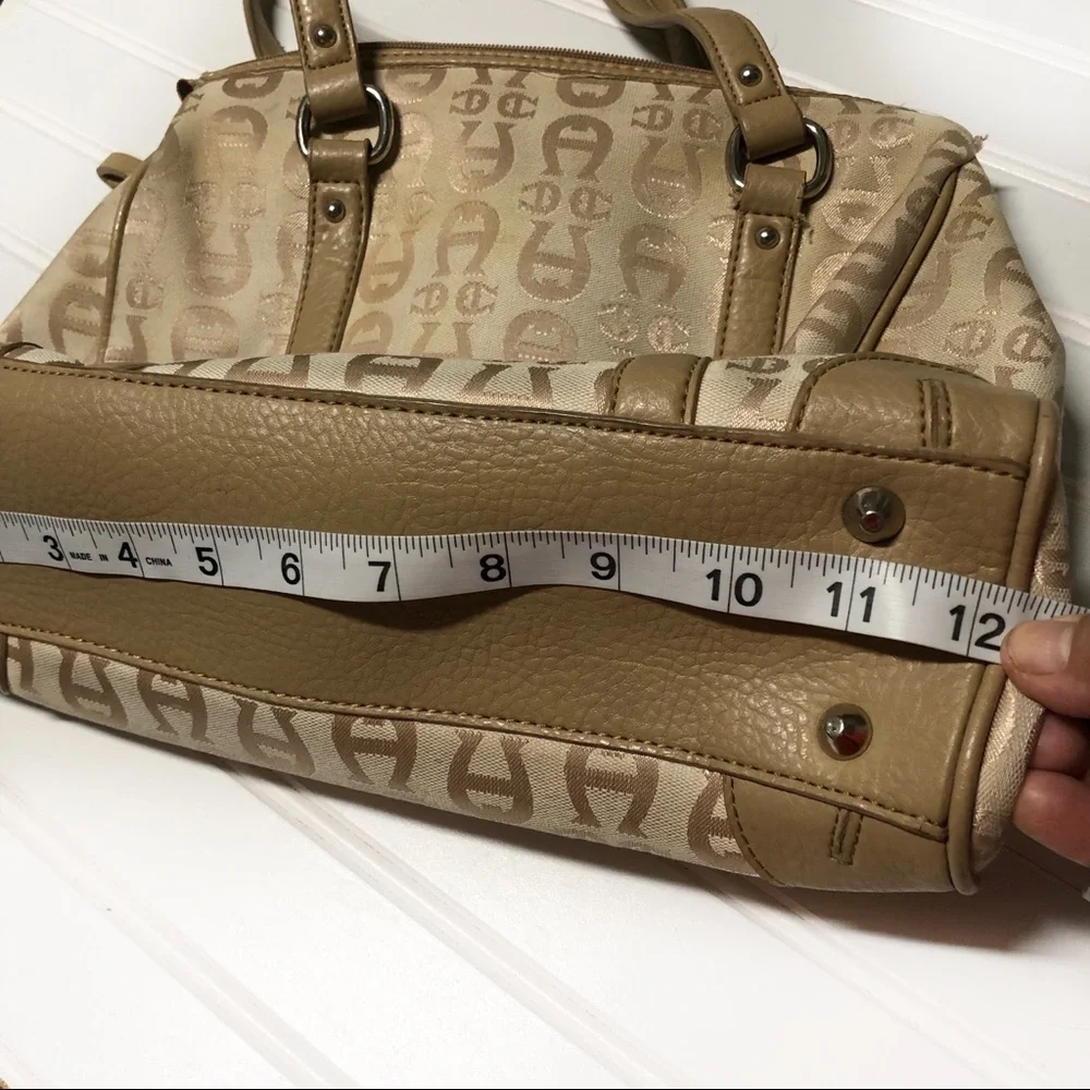 -‎ ETIENNE AIGNER  Tan Handbags Purse OS